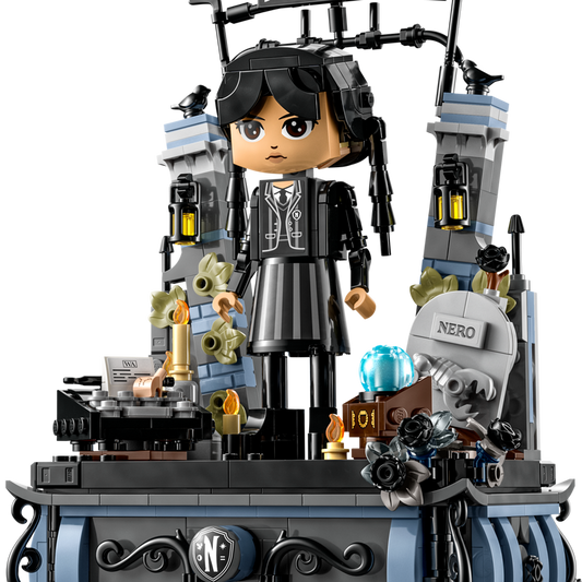 Figurine LEGO Mercredi Addams 76780