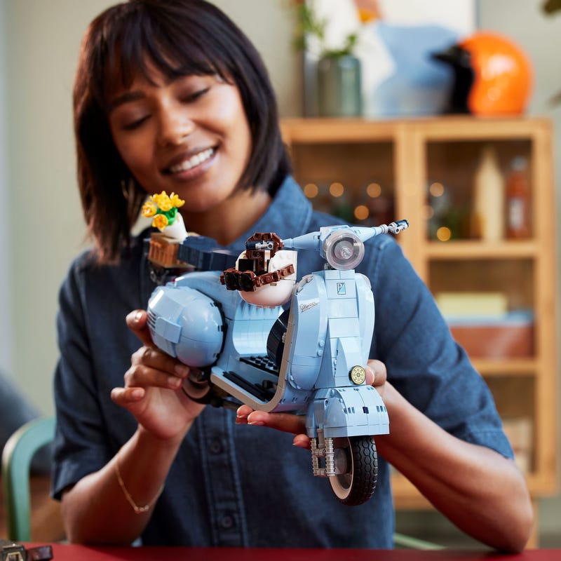 LEGO Vespa 125 10298
