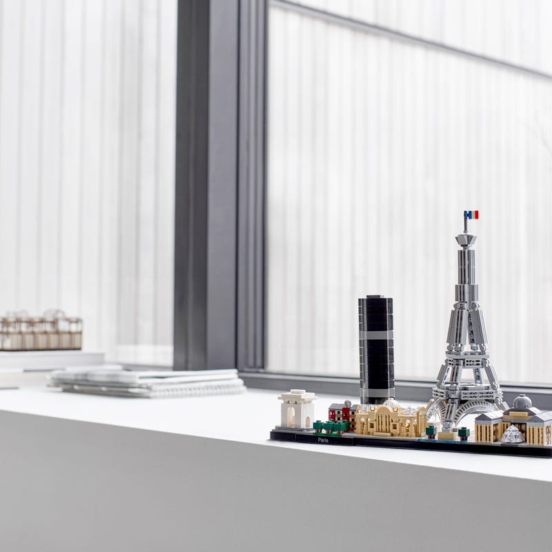 LEGO Paris 21044