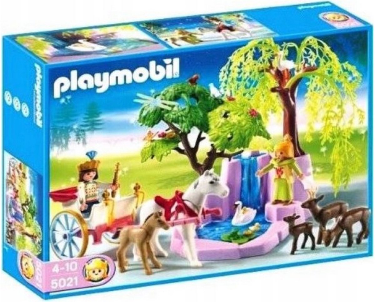 Playmobil Prince and Princess with Carriage and Waterfall 5021
