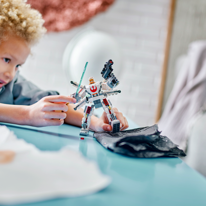 LEGO Star Wars: Luke Skywalker's X-Wing Mech 75390